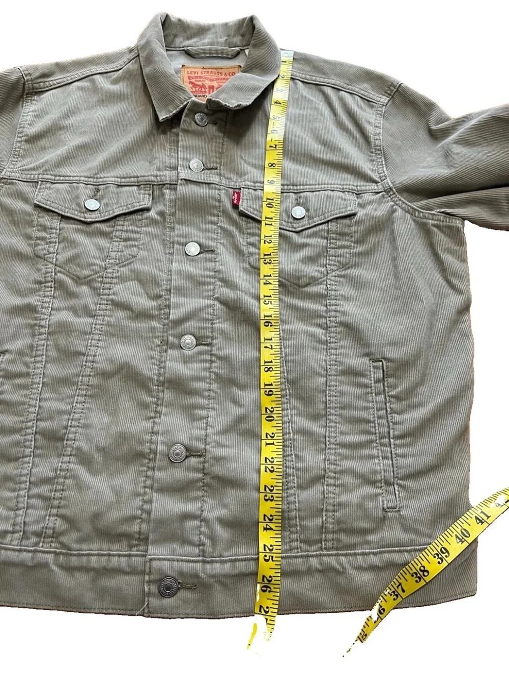 Levi’s 72334‑0686 Corduroy Trucker Jacket NWOT – Tan – Size L (P2P 24.5)